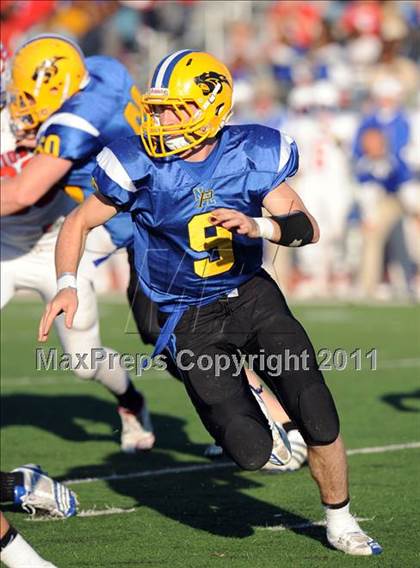 Thumbnail 3 in North Lamar vs. Henderson (3A Region 2 Bi-District Playoffs) photogallery.