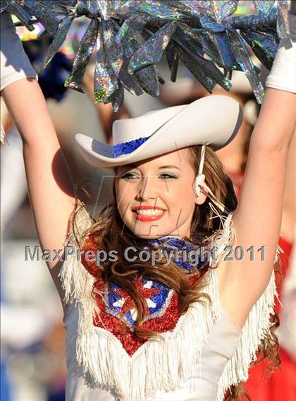 Thumbnail 2 in North Lamar vs. Henderson (3A Region 2 Bi-District Playoffs) photogallery.
