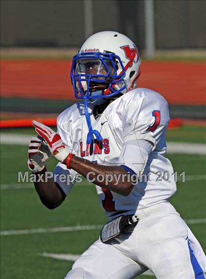 Thumbnail 2 in North Lamar vs. Henderson (3A Region 2 Bi-District Playoffs) photogallery.