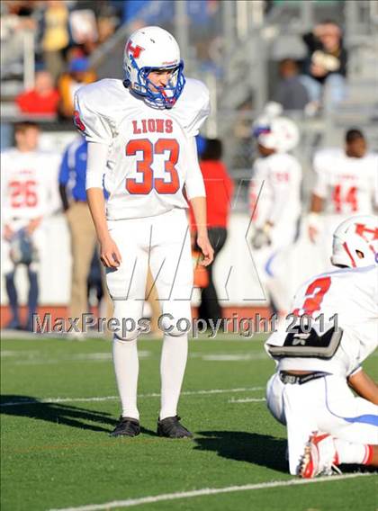 Thumbnail 1 in North Lamar vs. Henderson (3A Region 2 Bi-District Playoffs) photogallery.