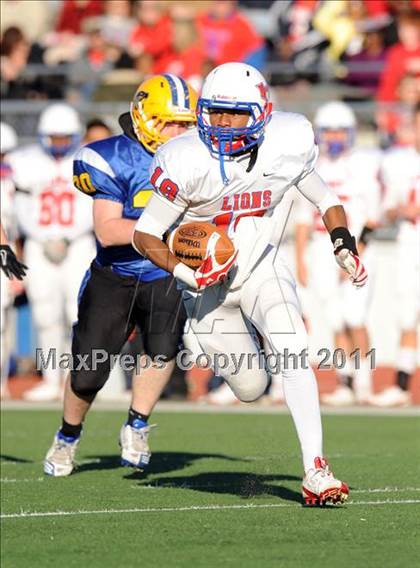Thumbnail 3 in North Lamar vs. Henderson (3A Region 2 Bi-District Playoffs) photogallery.