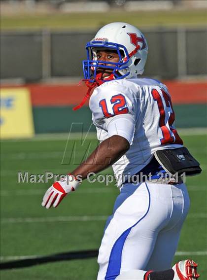 Thumbnail 3 in North Lamar vs. Henderson (3A Region 2 Bi-District Playoffs) photogallery.