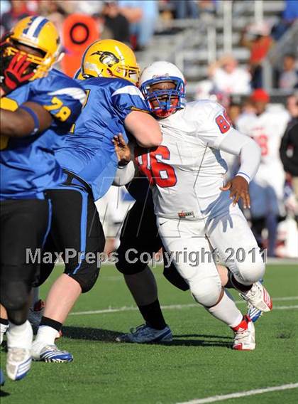 Thumbnail 3 in North Lamar vs. Henderson (3A Region 2 Bi-District Playoffs) photogallery.