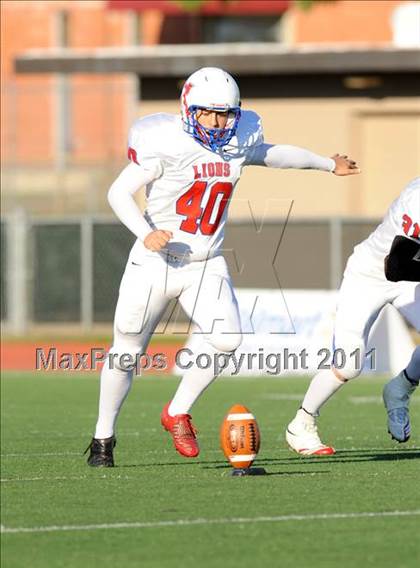Thumbnail 1 in North Lamar vs. Henderson (3A Region 2 Bi-District Playoffs) photogallery.