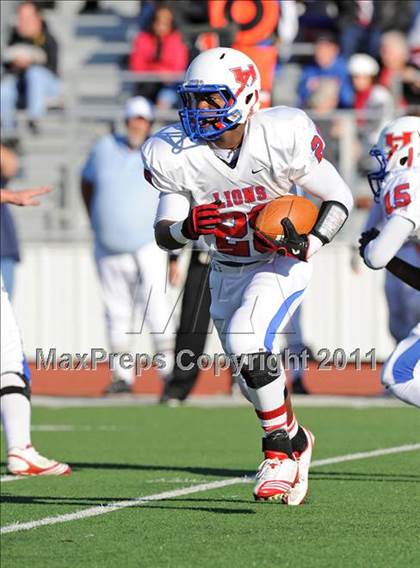 Thumbnail 2 in North Lamar vs. Henderson (3A Region 2 Bi-District Playoffs) photogallery.