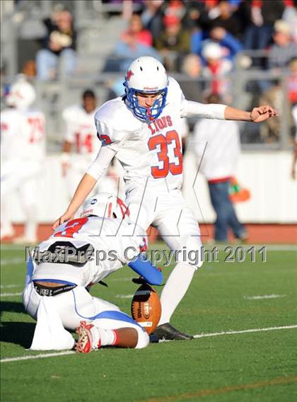 Thumbnail 3 in North Lamar vs. Henderson (3A Region 2 Bi-District Playoffs) photogallery.