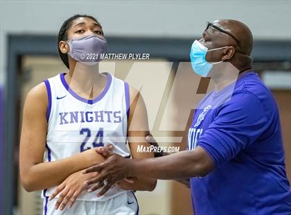 Thumbnail 3 in Wayne Country Day vs Village Christian Academy (NCISAA 2A State Playoffs - Third Round) photogallery.