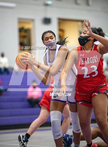 Thumbnail 1 in Wayne Country Day vs Village Christian Academy (NCISAA 2A State Playoffs - Third Round) photogallery.
