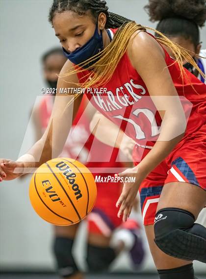 Thumbnail 2 in Wayne Country Day vs Village Christian Academy (NCISAA 2A State Playoffs - Third Round) photogallery.