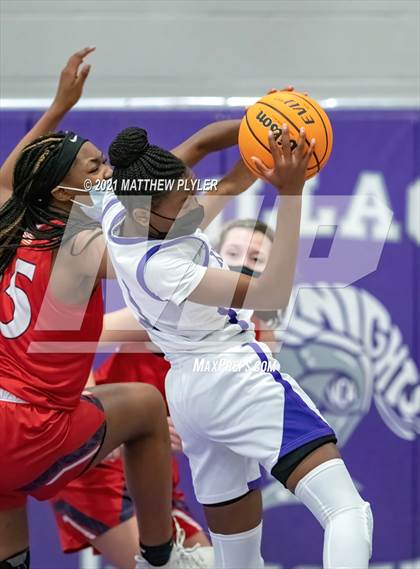 Thumbnail 2 in Wayne Country Day vs Village Christian Academy (NCISAA 2A State Playoffs - Third Round) photogallery.