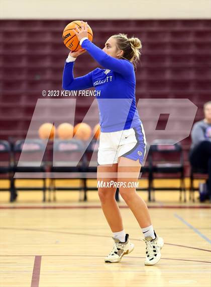 Thumbnail 2 in Thunderbird vs Prescott (Mountain Ridge Girls Basketball Invitational) photogallery.