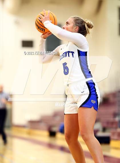 Thumbnail 2 in Thunderbird vs Prescott (Mountain Ridge Girls Basketball Invitational) photogallery.