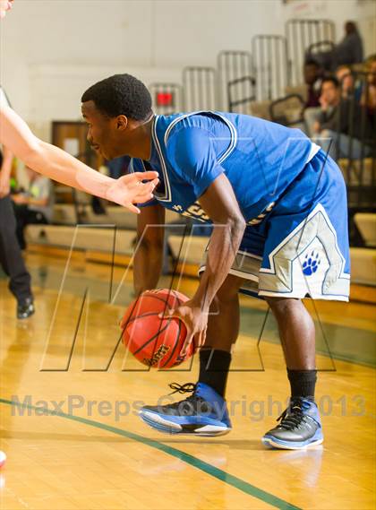 Thumbnail 1 in Mason vs West Potomac (Joe Cascio Holiday Classic) photogallery.