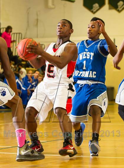 Thumbnail 1 in Mason vs West Potomac (Joe Cascio Holiday Classic) photogallery.
