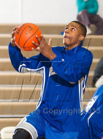 Thumbnail 3 in Mason vs West Potomac (Joe Cascio Holiday Classic) photogallery.