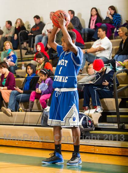 Thumbnail 2 in Mason vs West Potomac (Joe Cascio Holiday Classic) photogallery.