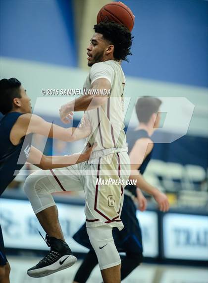 Thumbnail 3 in Alemany vs  Camarillo (Sierra Canyon Invitational) photogallery.