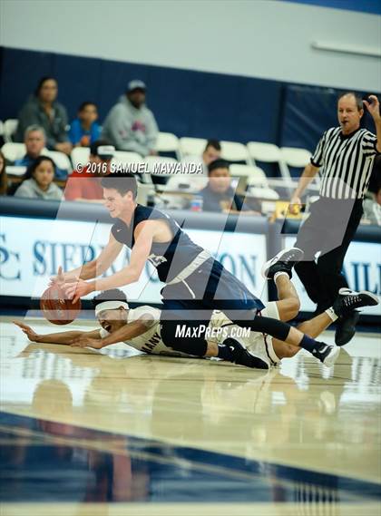 Thumbnail 2 in Alemany vs  Camarillo (Sierra Canyon Invitational) photogallery.