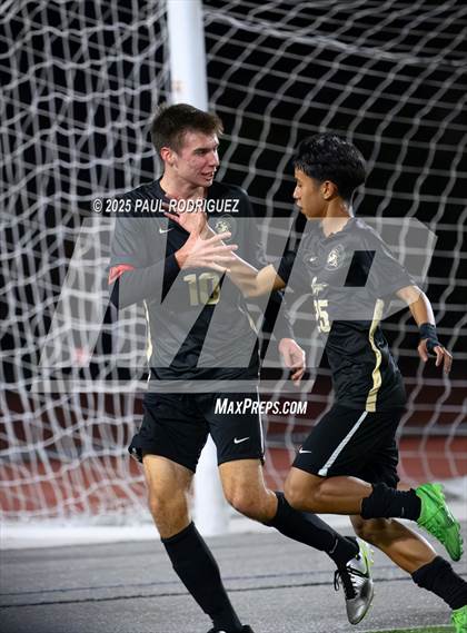 Thumbnail 3 in Edison vs Canyon (CIF-SS D2 quarterfinal) photogallery.
