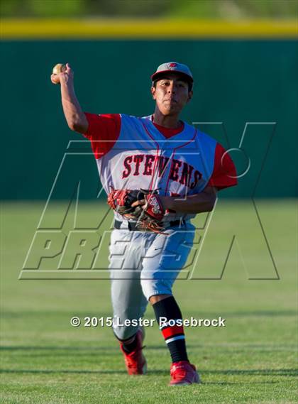 Thumbnail 3 in Stevens vs. Warren photogallery.