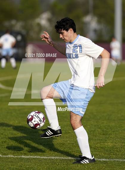 Thumbnail 3 in Sullivan South @ Dobyns-Bennett photogallery.