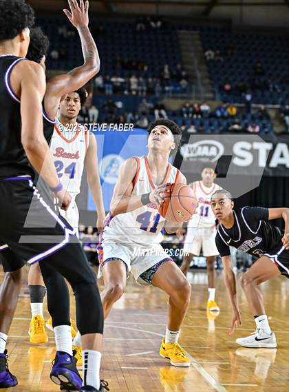 Thumbnail 2 in Garfield @ Rainier Beach (WIAA 3A State Semifinal) photogallery.
