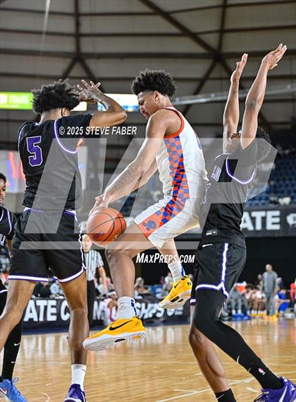 Thumbnail 2 in Garfield @ Rainier Beach (WIAA 3A State Semifinal) photogallery.