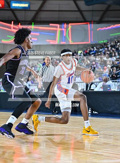 Thumbnail 3 in Garfield @ Rainier Beach (WIAA 3A State Semifinal) photogallery.
