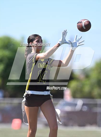 Thumbnail 1 in Villa Park @ Foothill photogallery.