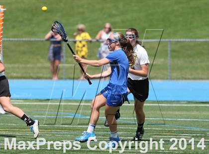 Thumbnail 3 in Glastonbury vs Darien (CIAC Class L Final) photogallery.