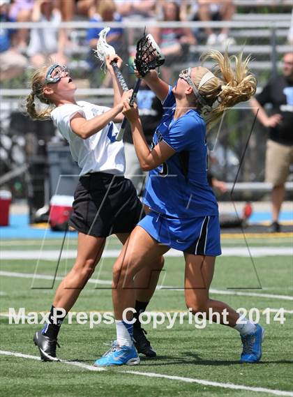 Thumbnail 3 in Glastonbury vs Darien (CIAC Class L Final) photogallery.