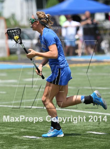 Thumbnail 3 in Glastonbury vs Darien (CIAC Class L Final) photogallery.