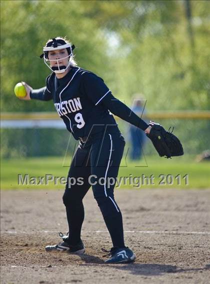 Thumbnail 3 in Thurston @ Marist photogallery.
