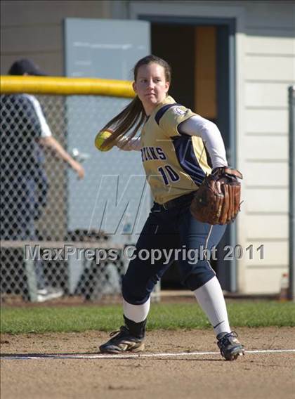 Thumbnail 2 in Thurston @ Marist photogallery.