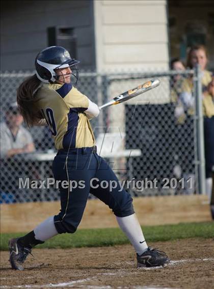 Thumbnail 2 in Thurston @ Marist photogallery.