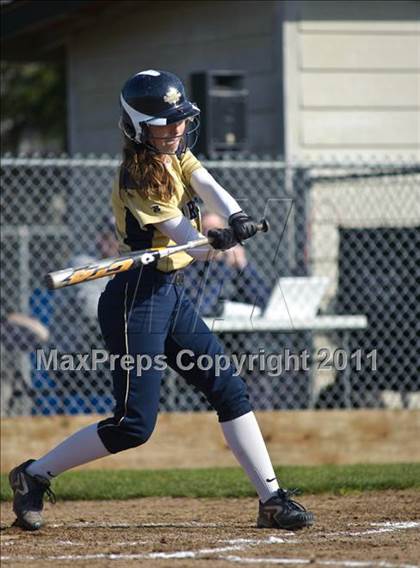 Thumbnail 1 in Thurston @ Marist photogallery.