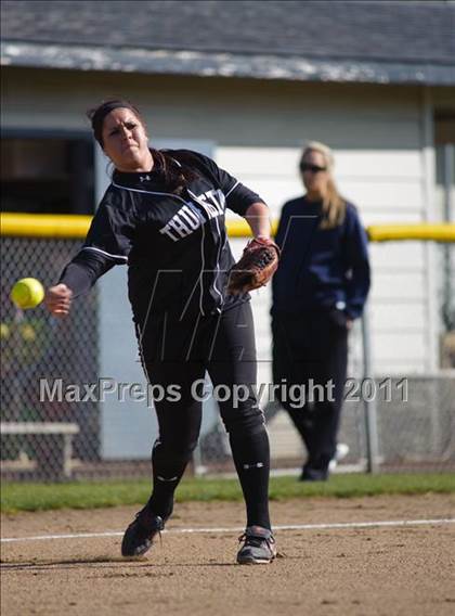 Thumbnail 2 in Thurston @ Marist photogallery.