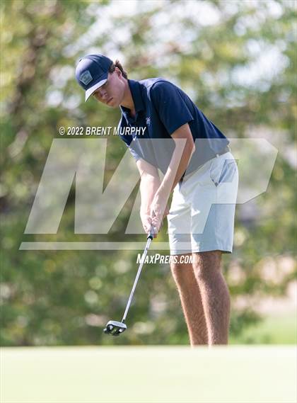 Thumbnail 2 in CHSAA 4A State Championship - Day 1 photogallery.