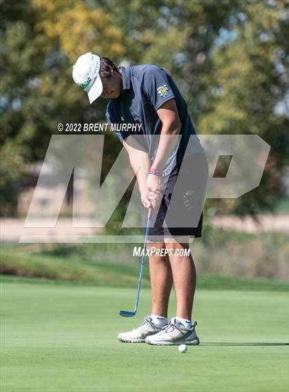 Thumbnail 3 in CHSAA 4A State Championship - Day 1 photogallery.