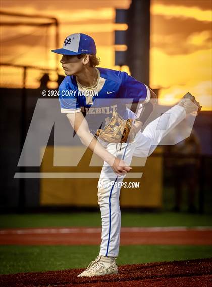 Thumbnail 1 in Vandebilt @ Terrebonne photogallery.