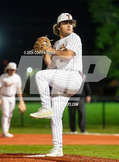 Thumbnail 1 in Vandebilt @ Terrebonne photogallery.