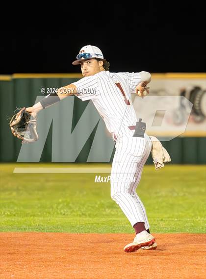Thumbnail 2 in Vandebilt @ Terrebonne photogallery.