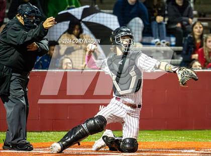 Thumbnail 1 in Vandebilt @ Terrebonne photogallery.
