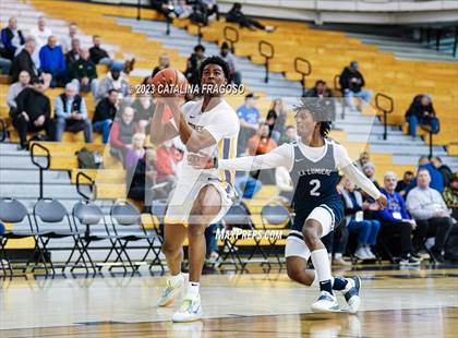 Thumbnail 2 in La Lumiere vs. Montverde Academy (Metro Classic) photogallery.