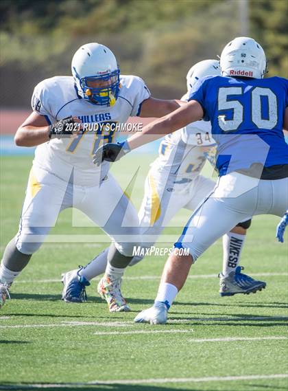 Thumbnail 3 in JV: Rancho Bernardo vs Grossmont photogallery.