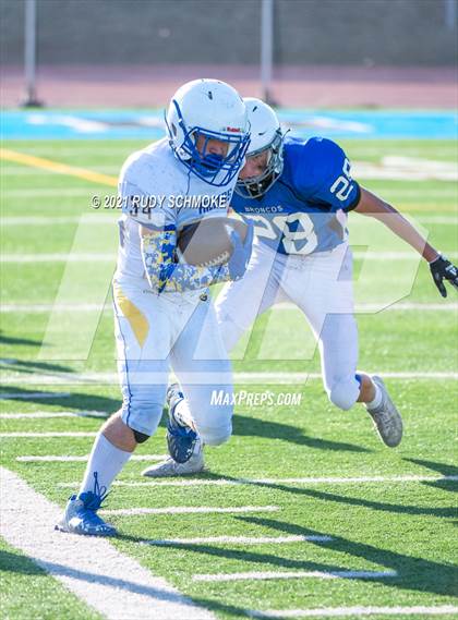 Thumbnail 2 in JV: Rancho Bernardo vs Grossmont photogallery.