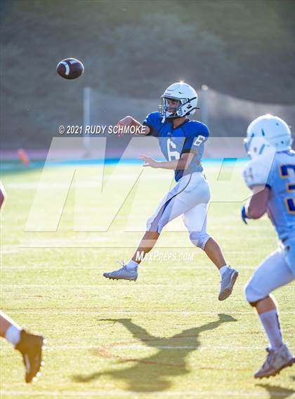 Thumbnail 3 in JV: Rancho Bernardo vs Grossmont photogallery.