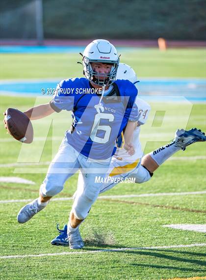 Thumbnail 2 in JV: Rancho Bernardo vs Grossmont photogallery.
