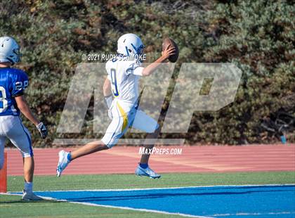 Thumbnail 3 in JV: Rancho Bernardo vs Grossmont photogallery.