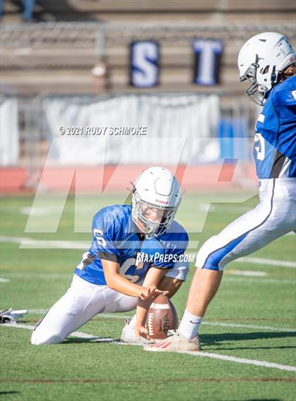 Thumbnail 3 in JV: Rancho Bernardo vs Grossmont photogallery.